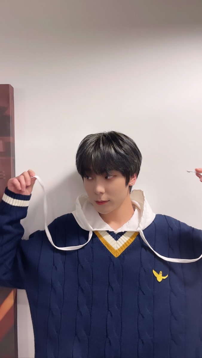 DiaryKael's tweet photo. You are my home, you are my safe place every time I see you everything improves, please get well soon, we love you very much💕
#OMEGA_X
#FOREVERWITHOMEGAX
#GetWellSoonOmega_X https://t.co/FBRa4wBBT2
