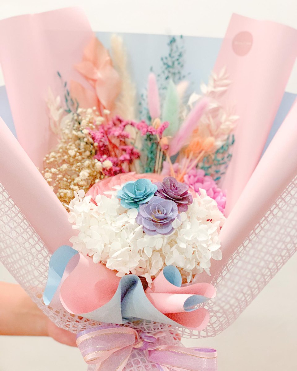 akiko98mi's tweet photo. Life is like a flower, it grows into something beautiful. 
#ThanksDear 
#youmademyday
#ilovethecolor
#fromsuitor https://t.co/KjDnj75yum
