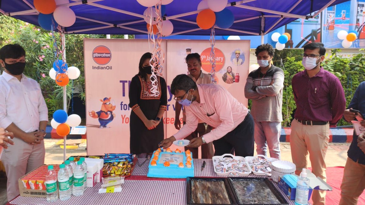 #IndianOilCustomerDay Celebrations at COCO Saligrampuram under Visakha DO. We love sharing our passion with you. Your patronage and satisfaction are what drives us to keep doing what we do. A big Thank you!  #IndianOil