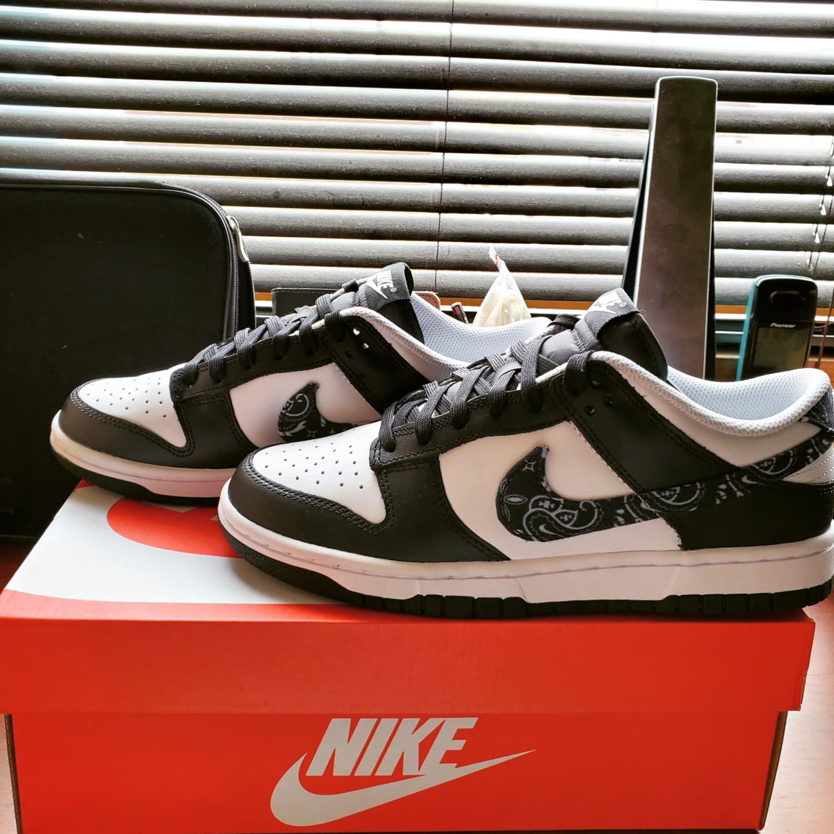 Swat911U's tweet photo. 今日届いた黒ペイズリーダンク
#SNKRS https://t.co/Nr630ZsgjL