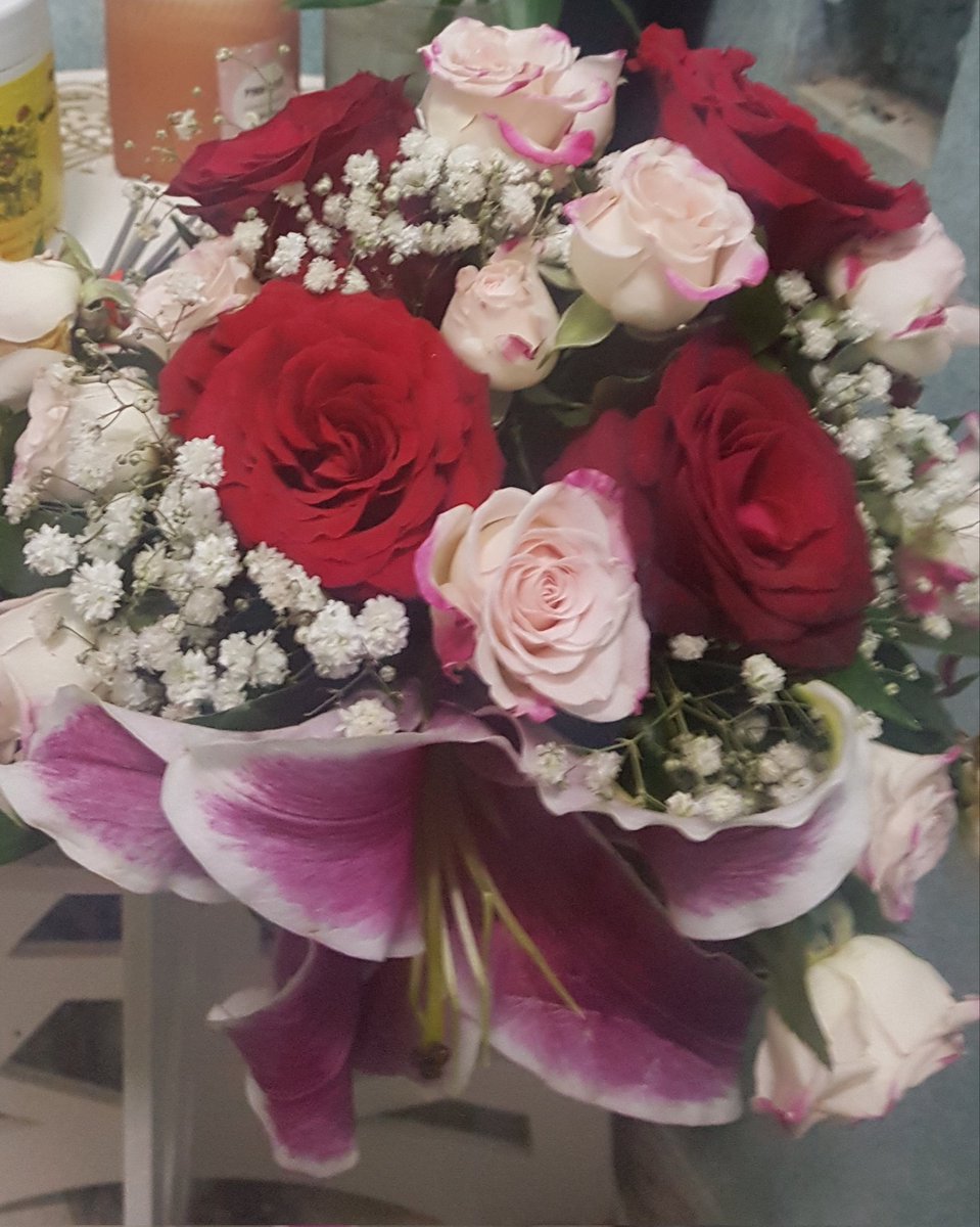 shma_211's tweet photo. ثلاثة لابد أن تستقر في ذهنك 
 لا نجاة من الموت، ولا راحة
 في الدنيا، ولا سلامة من الناس 💞
#مساء_الخير https://t.co/DvQuvJFGJQ
