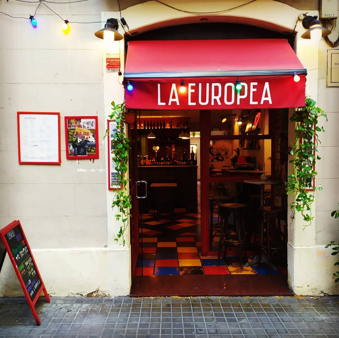 😎 Para la pausa de domingo antes de la vuelta al cole os proponemos vermutear com cal en los lugares más top de la ciutat: <a href="/BarnaBrew/">Barna Brew</a> en #SantAntoni, <a href="/europeasants/">La Europea</a> en #Sants o #Belleville en #Poblenou. 
🍸 Descúbrelos en: bcnmes.com/tema/vermuteo/