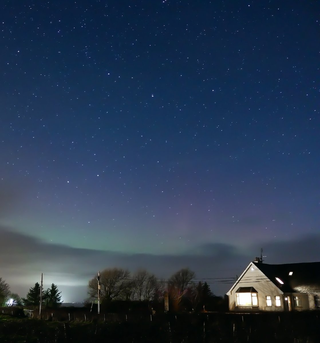 gerryodonnell0's tweet image. The northern lights (Aurora Borealis) over Mullaghmore Sligo last night.
