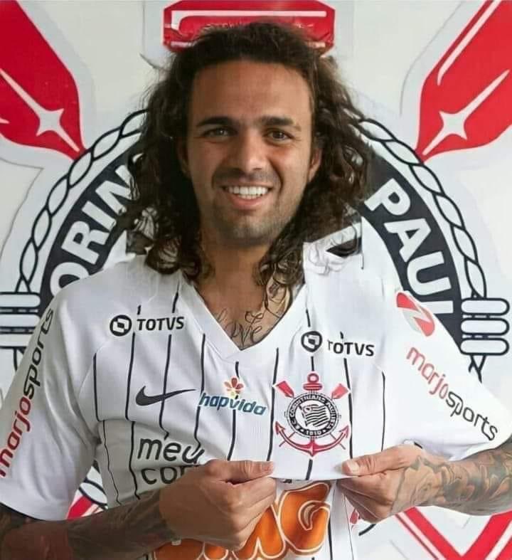 carriel36's tweet photo. @NagelaGaia Parabéns curintia pela contratação do cavani kkkkkk é das gaivotas https://t.co/PpWRUxK6eU