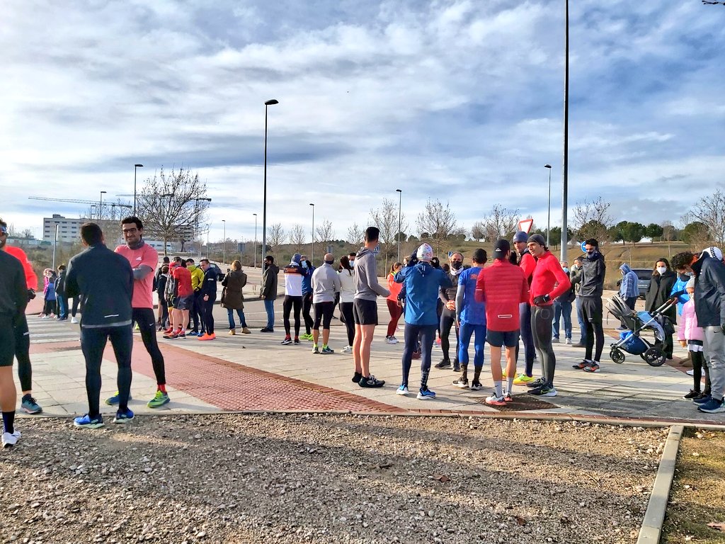 R_sanchezacera's tweet photo. Con el @TriEcosport de #Alcobendas, esta mañana, en su ya tradicional carrera del roscón...! 🏃‍♀️🥯😋 https://t.co/LacqFtidzc