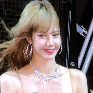 doll lisa (@dolllsa) on Twitter photo 