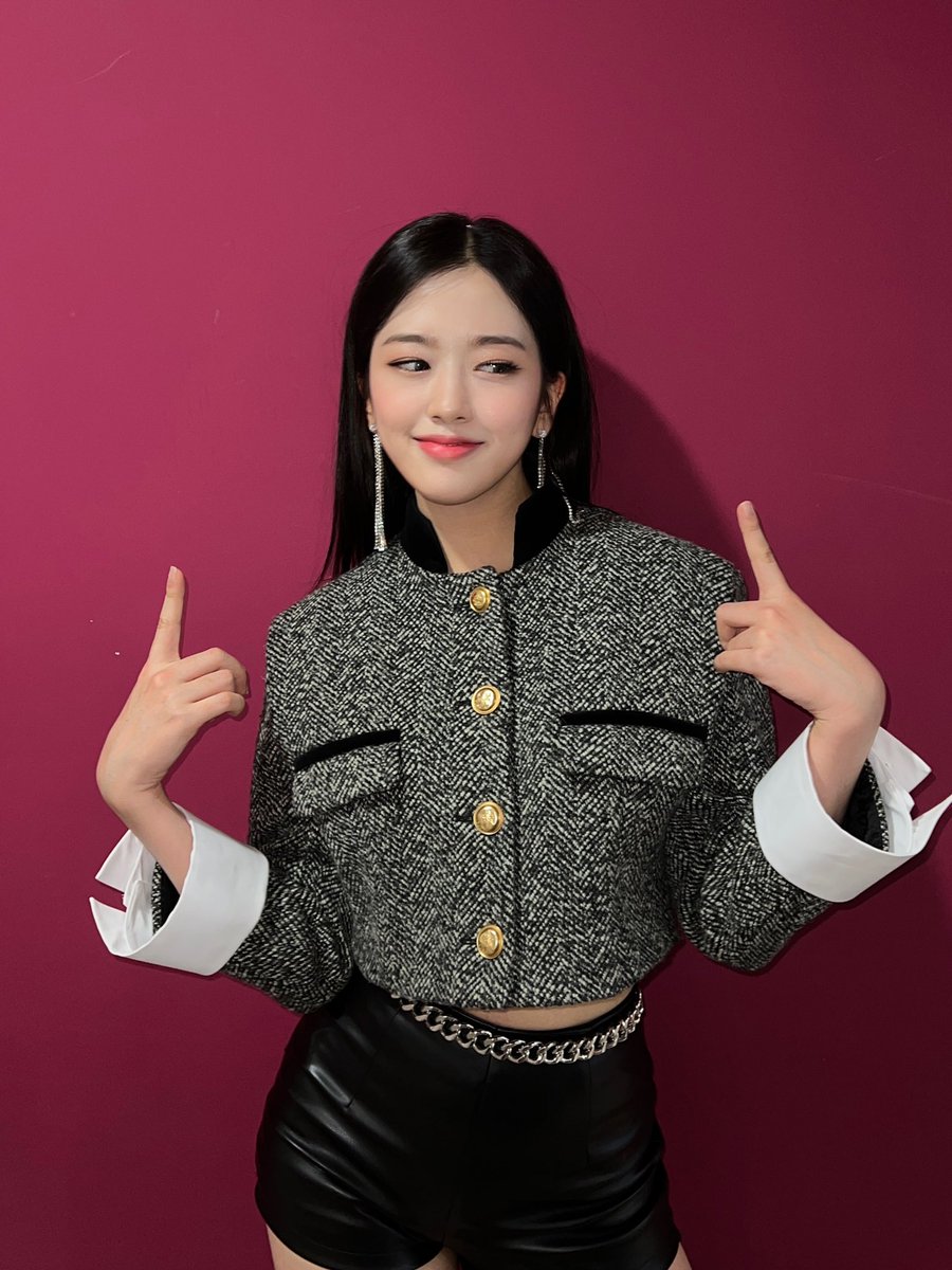 01lhstoire's tweet photo. - drop tag for our mc yujin! https://t.co/UxwmuM42IZ