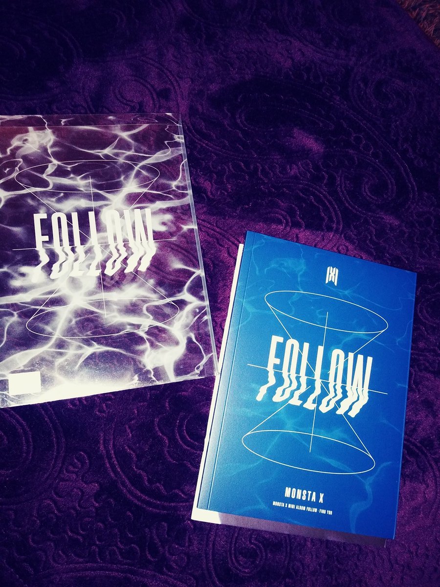 8howlinharmony's tweet photo. Today's albums #TheDreaming & #FollowFindYou 🥺
The lyric book is ALL Shownu 😭❗
#MonstaX @OfficialMonstaX #몬스타엑스 #Hyungwon #Jooheon #Shownu https://t.co/YailLhbP7o