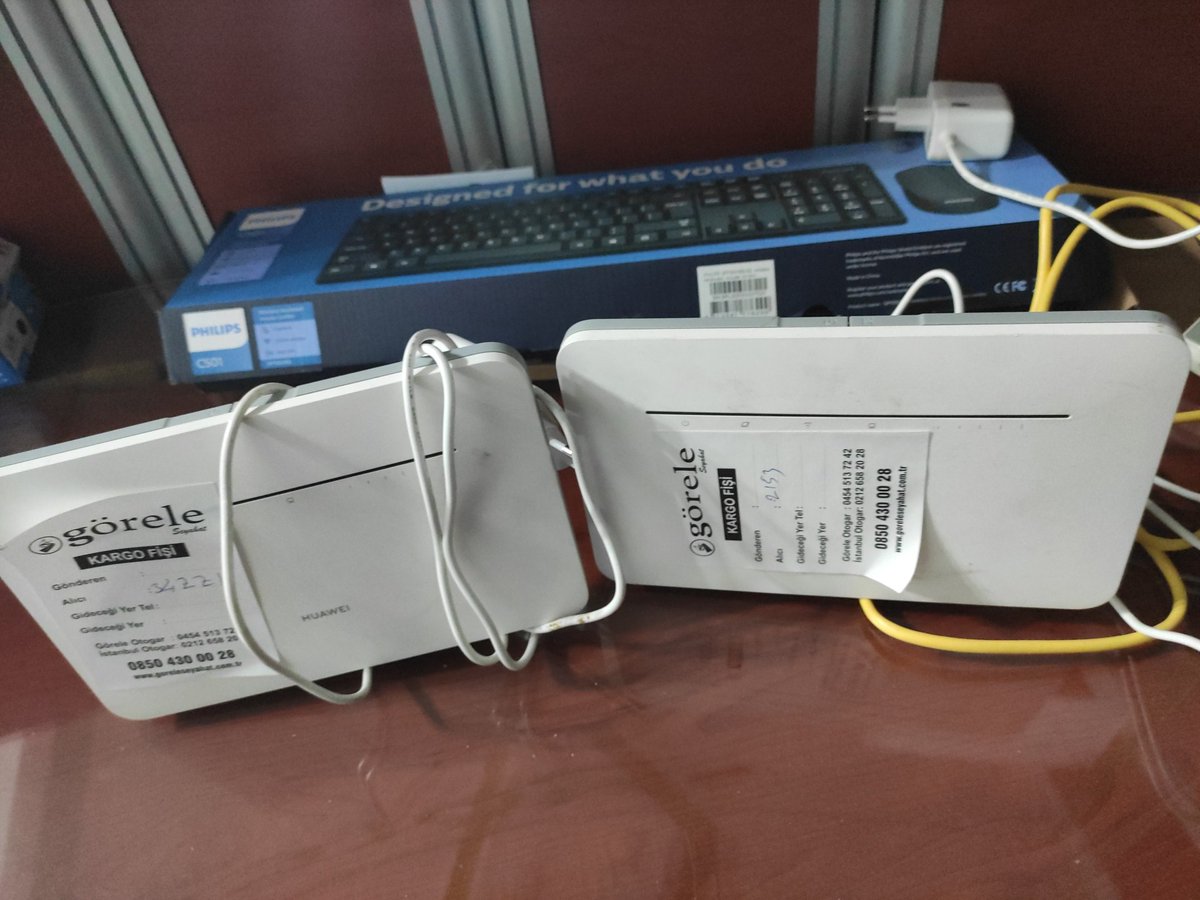 5 adet redbox var 5 ide bozuk  iki aydır geri dönüş alamıyoruz bir tane yetkiliye ulaşamadık, Allah rızası için adam bı arar sorar beş yüz kere aradık  , faturalar kesiliyor dönüş yok <a href="/VodafoneTR/">Vodafone Türkiye</a> <a href="/VodafoneDestek/">Vodafone Destek</a> <a href="/VodafoneMedya/">Vodafone Medya</a>