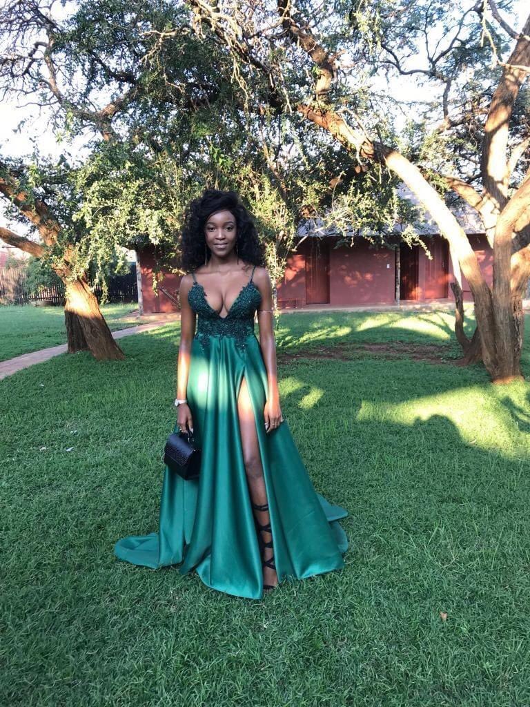 OmpheVenter's tweet image. Hi my name is Omphe Venter I am a fashion designer based in Pretoria. Kindly retweet my next client might be in your timeline 🙏