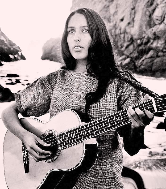 Happy birthday JOAN BAEZ!
(January 9, 1941) 