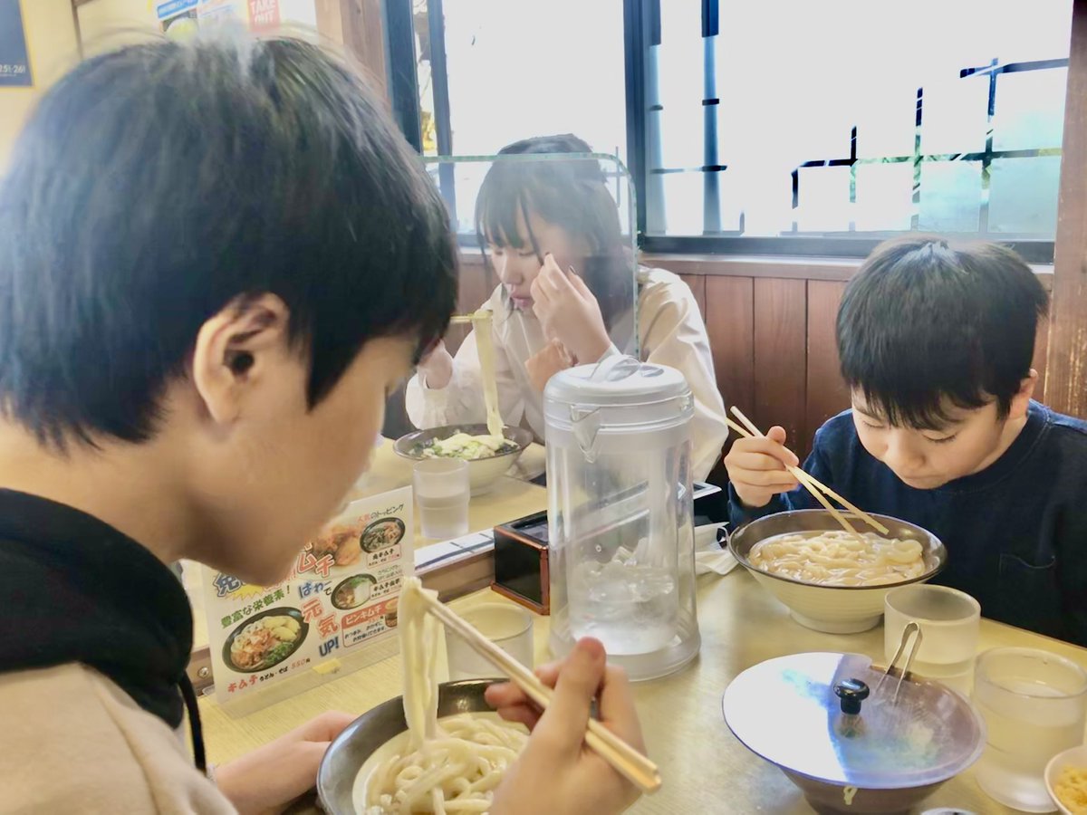 福岡のうろん(うどん)で昼食です🥢