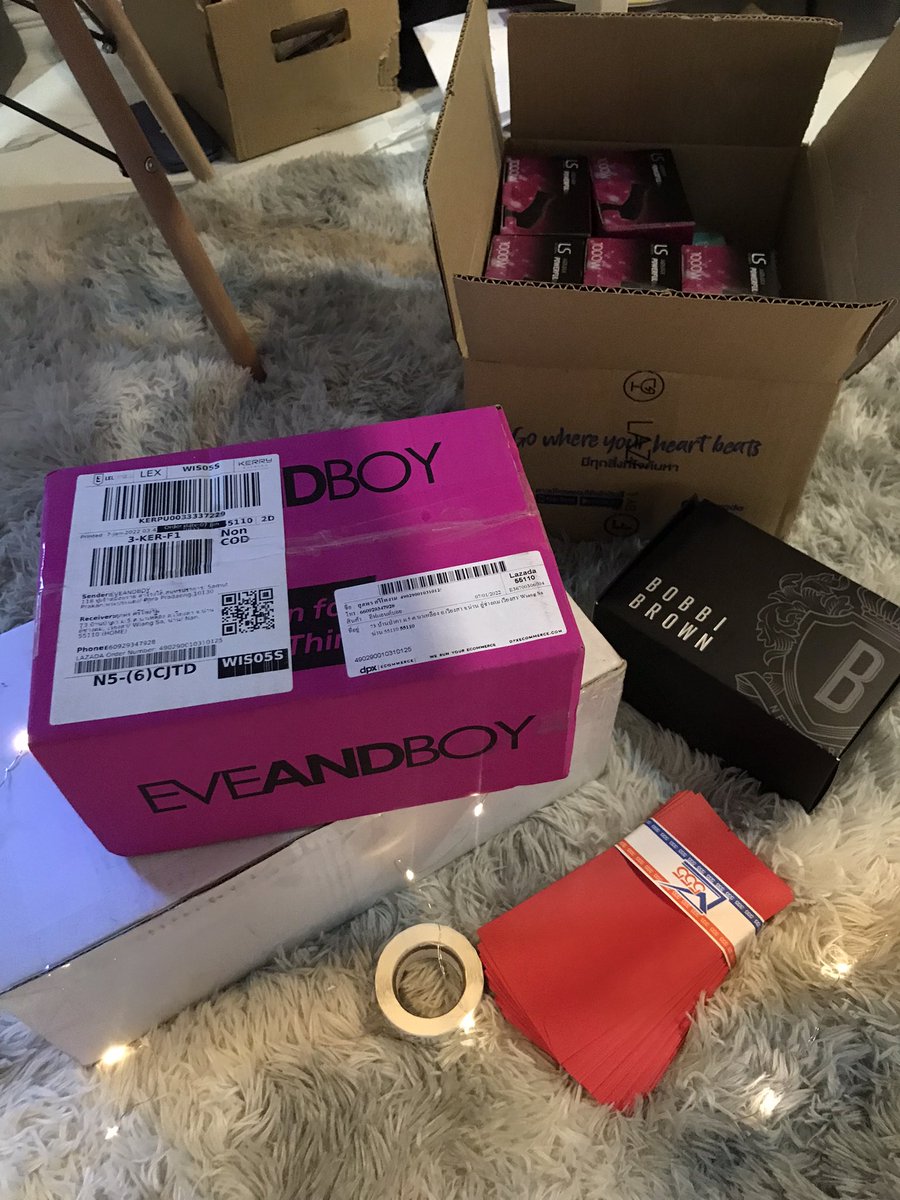 สินค้าในกล่องสุ่มเริ่มทะยอยมาส่งแล้วนะคะ
#กล่องสุ่ม