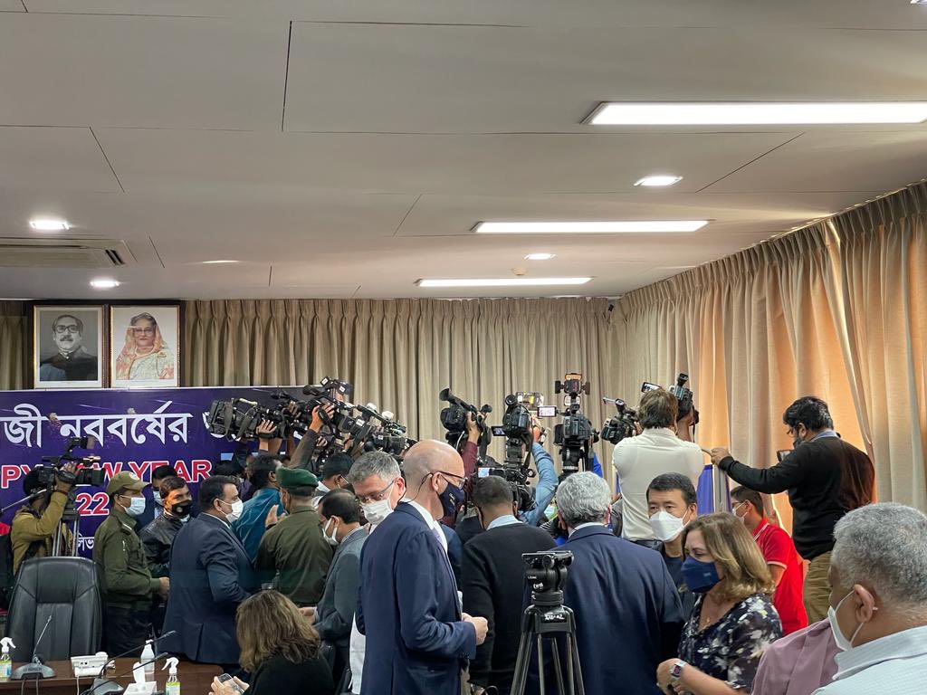 CWhiteleyEU's tweet photo. Warm thanks to @BDMOFA for arranging the booster vaccinations of the diplomatic community. EU is proud to be supporting the vaccination of the 🇧🇩population, with Team Europe delivering more than 10 million vaccines and #EIB loan coming on-stream soon. https://t.co/jGt1JsLYlt