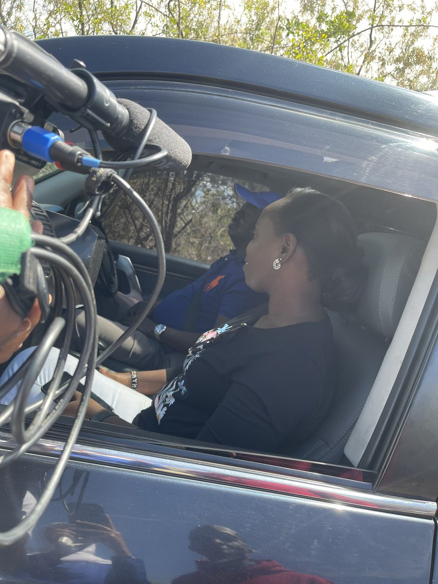 missyHaroona's tweet photo. When the fifth is your Uber driver!!
Thank you baba for giving us tips on how to drive!! π
π
Thatβs how Azimio will drive the country. Steady and sure!
#Ridingwithbaba https://t.co/GdNhsKHtlZ