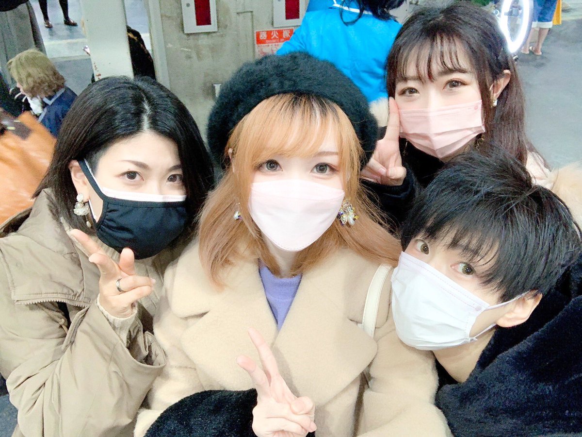 Mb_Fit_2's tweet photo. 冬インテおつかれ様でした！
たくさんの方とお話しできて楽しかった！
無事ドーナツ買えました🍩☺️✨
⠀
⠀ https://t.co/tVGAmSfbJW