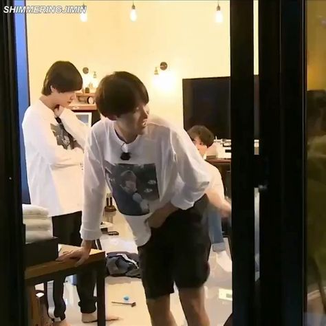 sominhae's tweet photo. unforgettable Run BTS moments - a thread https://t.co/pcl6LyZ1fq
