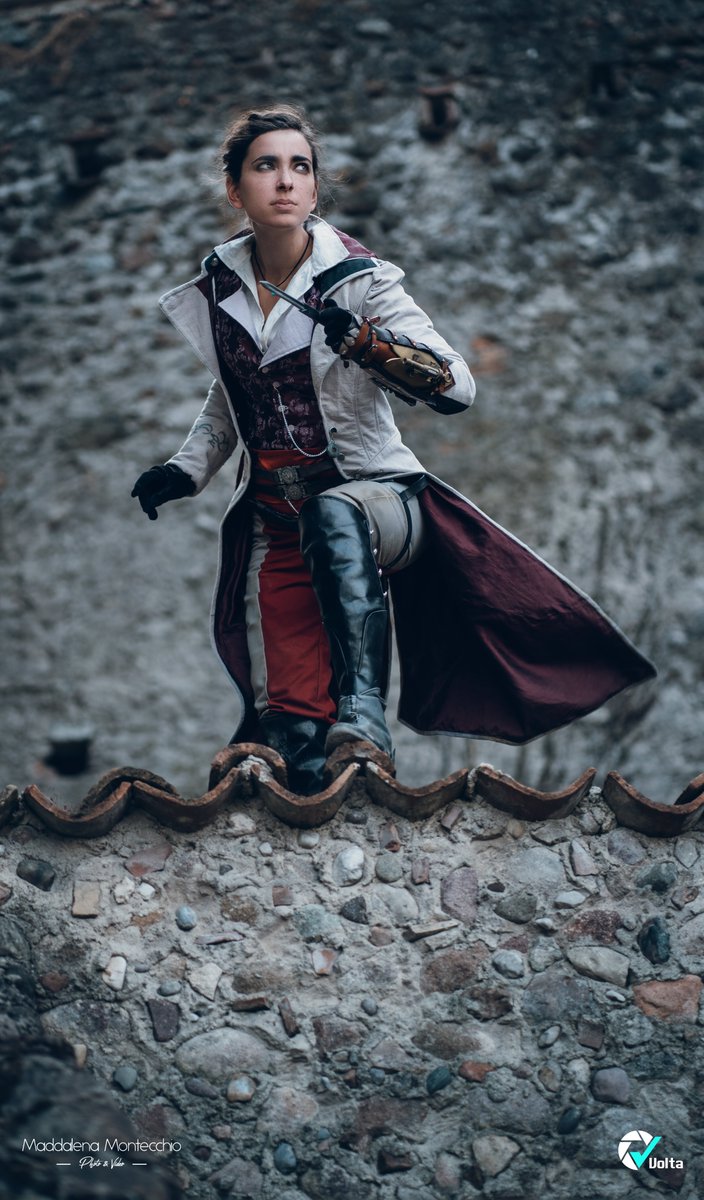 Some more Evie Frye at #ilvolta results by maddalenamontecchio_ph (ig) with assistance by mat_max_cosplay and novels_cosplay (ig) 
#AssassinsCreed #ilvolta2021 #voltaincosplay