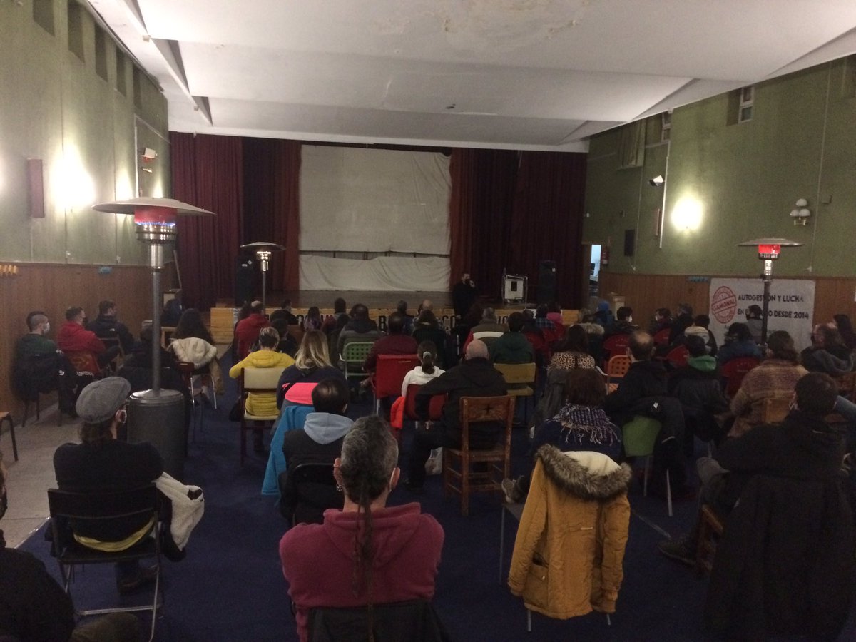 Gran afluencia ayer de público en la proyección de "Ya no hay locos" de <a href="/OdiseaRecords/">EL NOI DEL SUCRE - ODISEA RECORDS</a> en <a href="/CsrGamonal/">C.S.R. Gamonal</a> organizada por @CNTBurgos  Barrios vivos para proyectos combativos y autogestionados