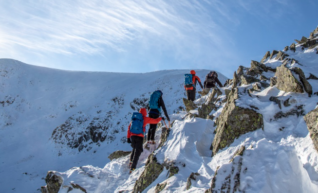lakedistrictnpa's tweet photo. It's a 'New Year, new you', and why not a new view? The Lake District is here to help achieve your New Year resolutions. We have put together a list of levels for the complete novice right through to the adventure enthusiast, take a read here https://t.co/JWE03Qjjnf https://t.co/Lmxa386BMz