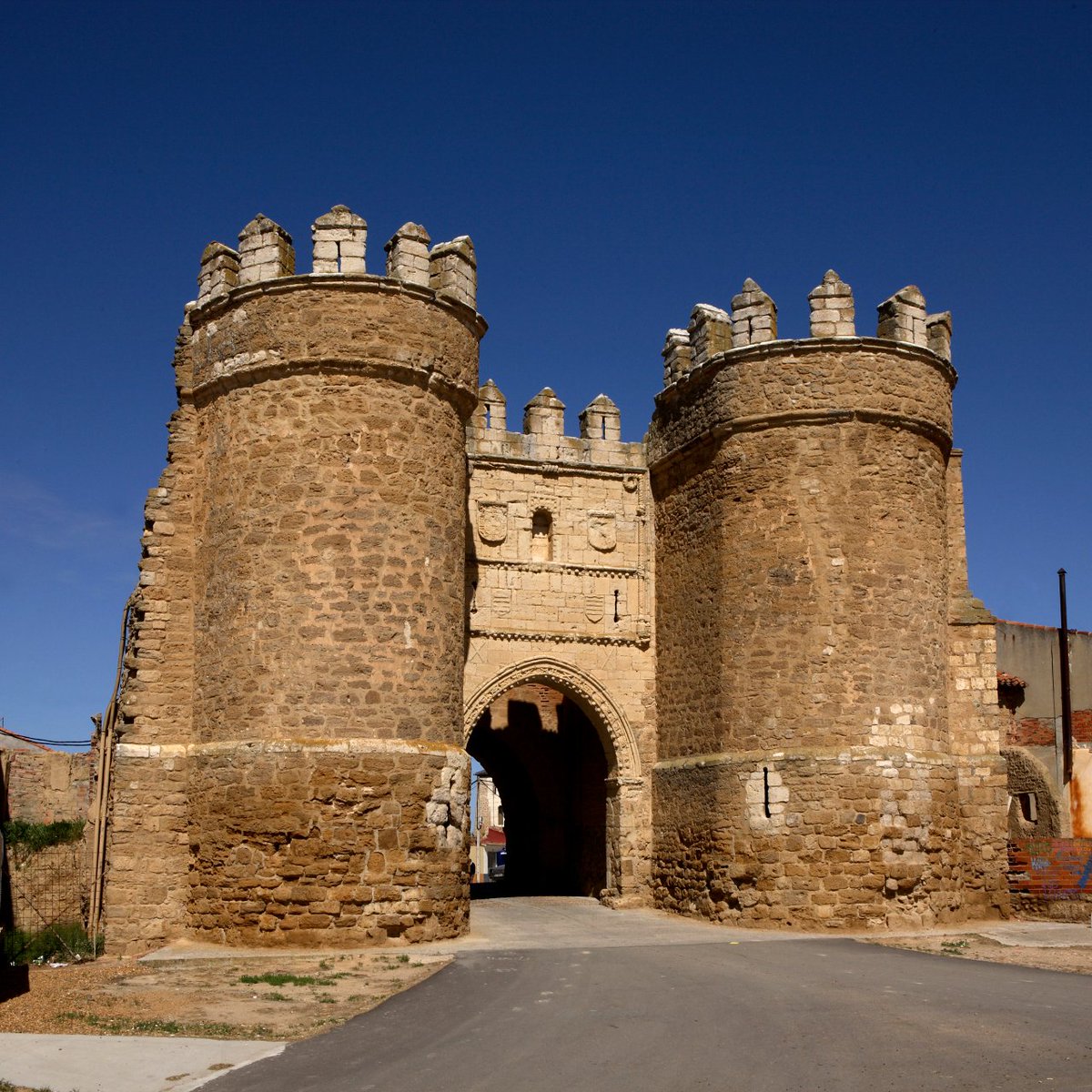 ZamoraSpain's tweet photo. La Iglesia de Santa Maria La Antigua, el Palacio de los Condestables o la Puerta de Villa de San Andrés son solo algunos de los lugares que podrás 👀 visitar en Villalpando. 

Situado en la comarca de Tierra de Campos te encantará visitar cada rincón de historia que guarda 💛 https://t.co/DFI8ATrAMf