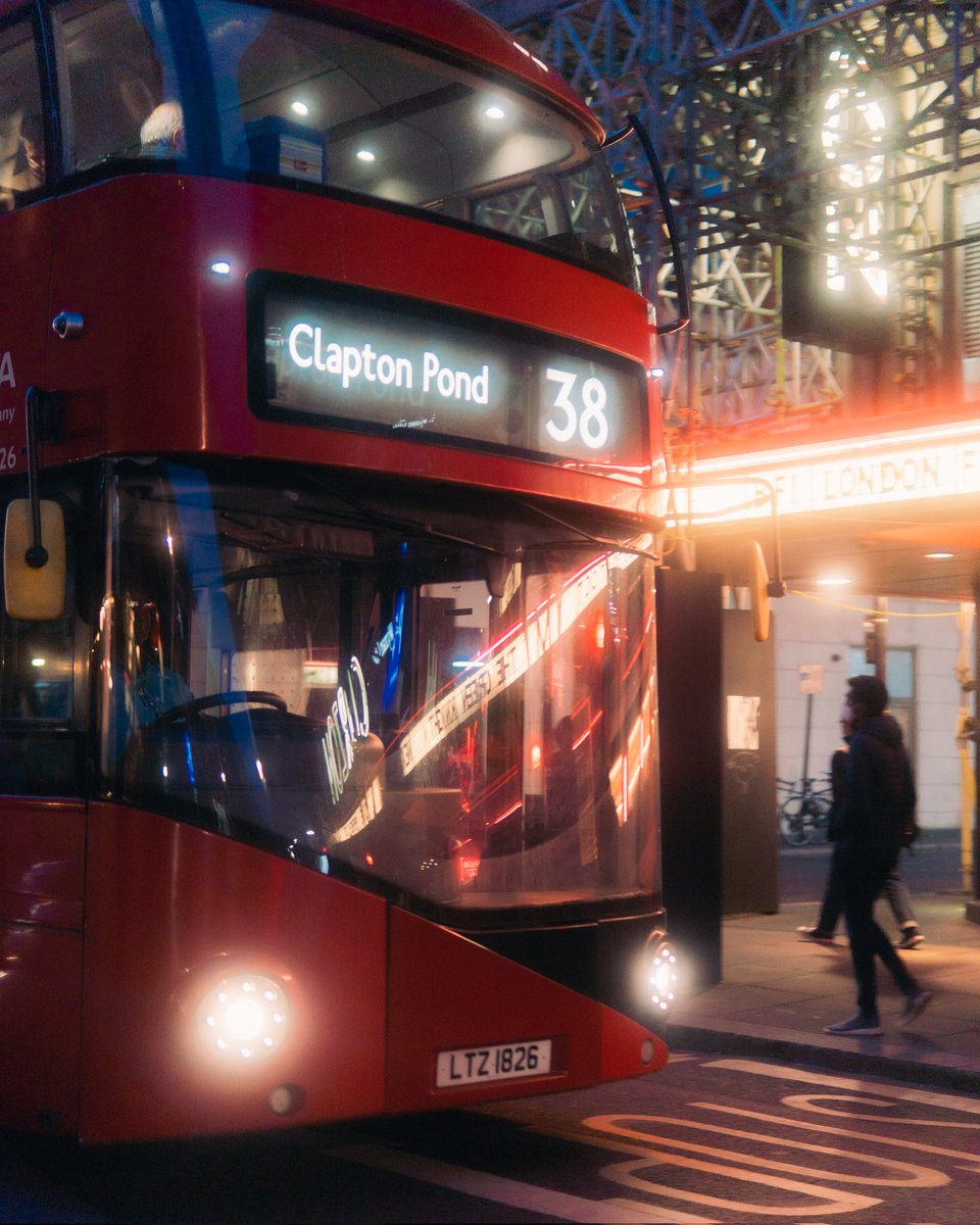 Shutternomad_'s tweet photo. Neon lights and city nights..
#Londonvibes #streetphotography https://t.co/FEqicRy5xK