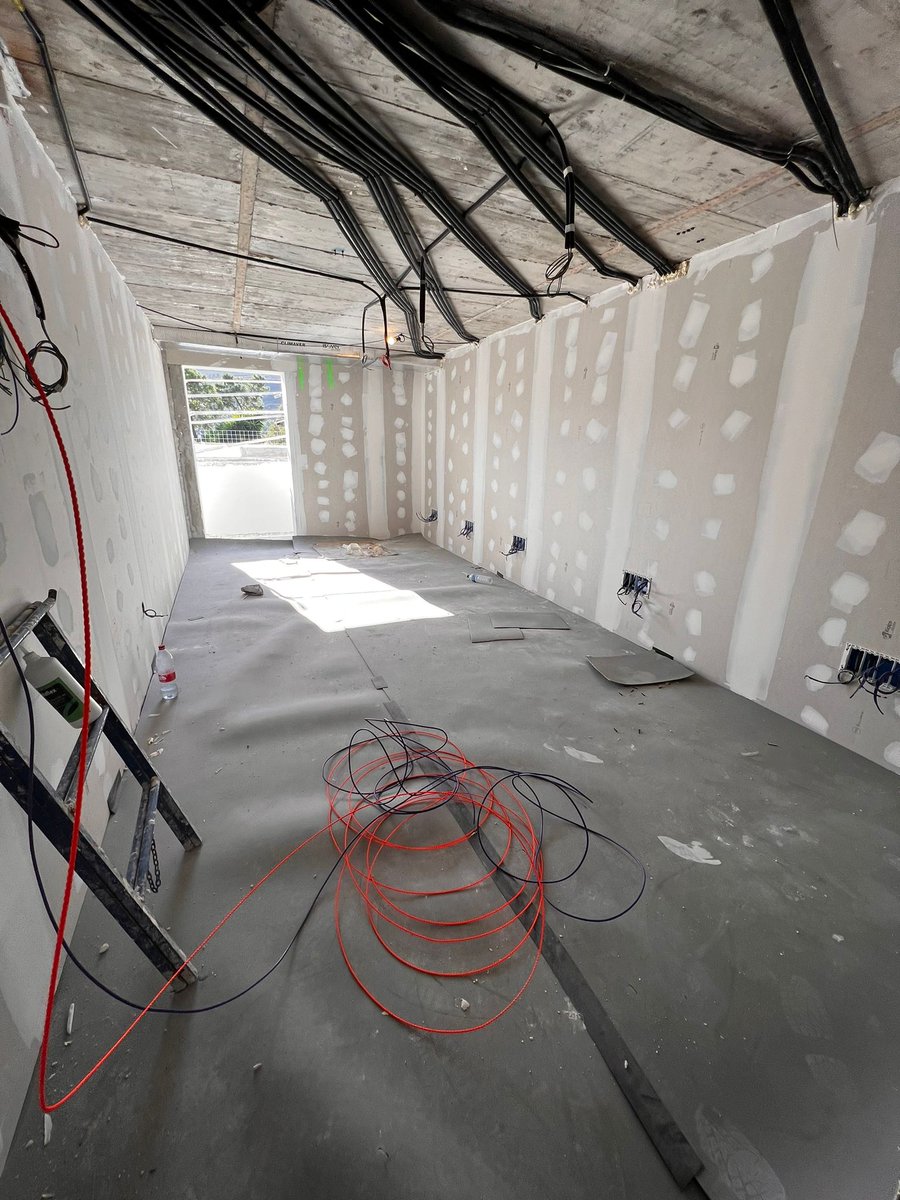 mrpcinformatica's tweet image. Cableado de red y puestos de trabajo para la nueva Jefatura de Policía de #Benahavis.
.
.
📍 bit.ly/2tx1bML
.
.
#GrupoMRmarbella #MRInformatica #Marbella #Technology 
#WiFi #RedesInalámbricas #Camaras #Videovigilancia #Intrusion #SistemadeAlarma #CCTV #IT #Iluminacion