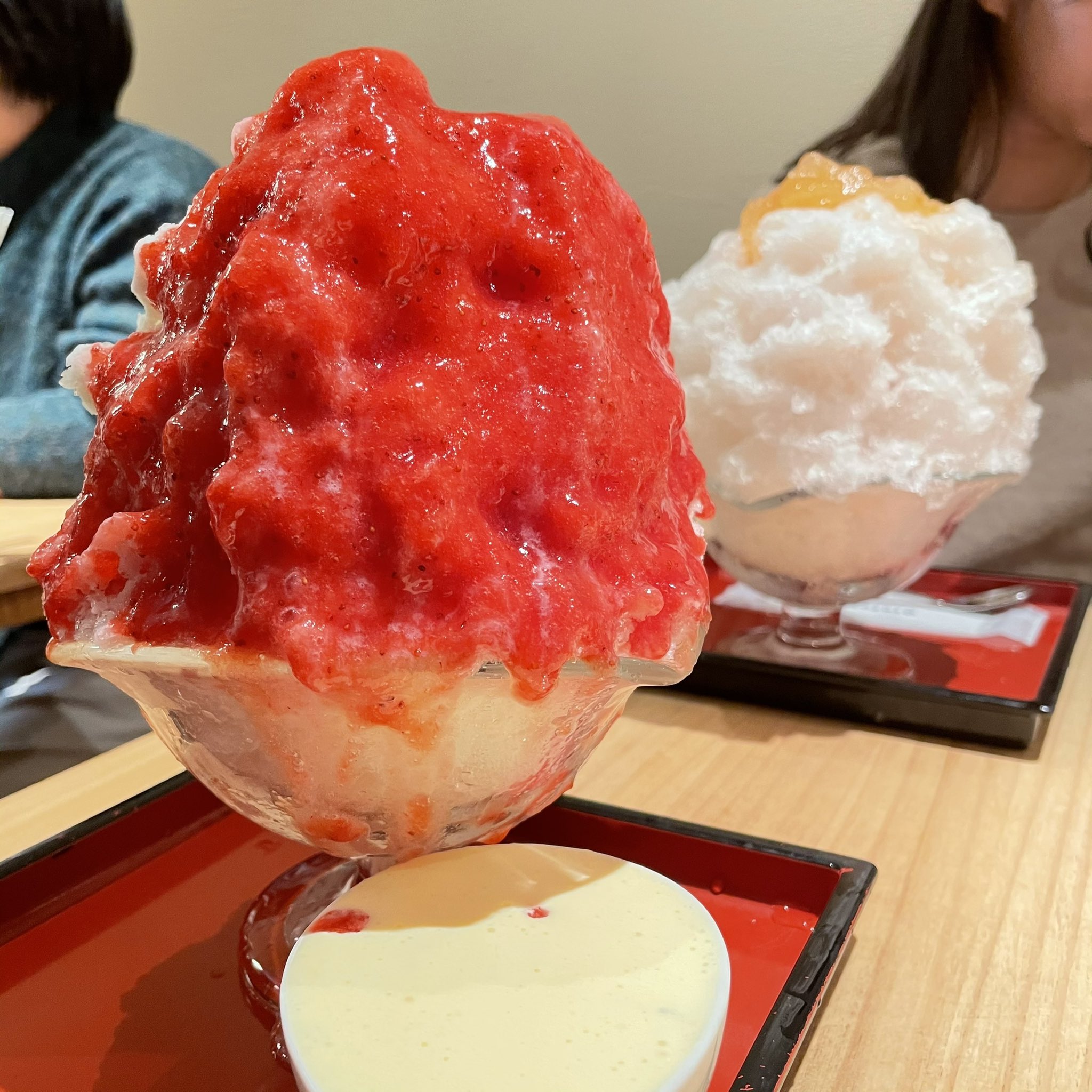 ねこみやふみあき ひみつ堂のかき氷 初めて食べてきたけど 秩父の阿左美冷蔵のかき氷の方が圧倒的に美味しかった T Co H5nervbodm Twitter