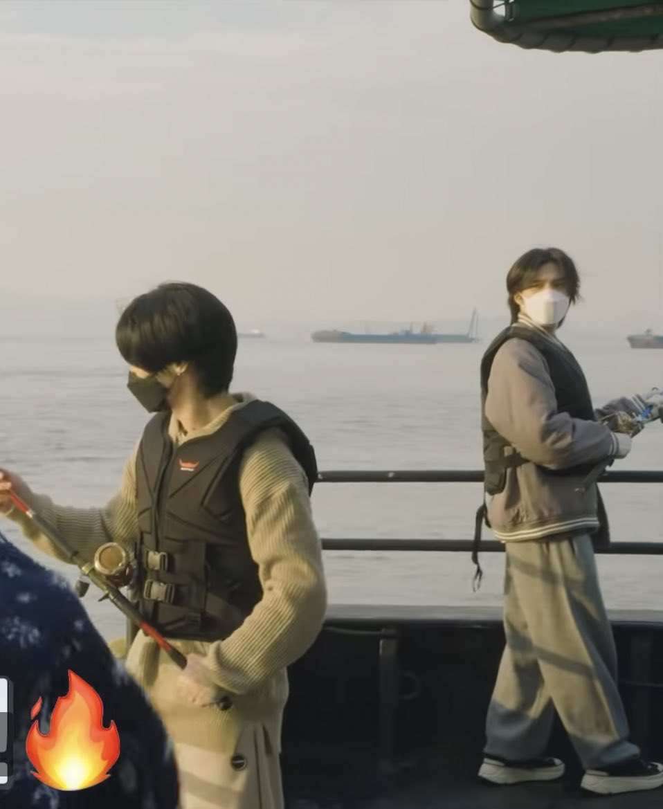 wenderyy's tweet image. I’M LAUGHING SO HARD hendery did NOT want to go fishing, he didn’t say a word until the food appeared HAHAHAH 😂🤣