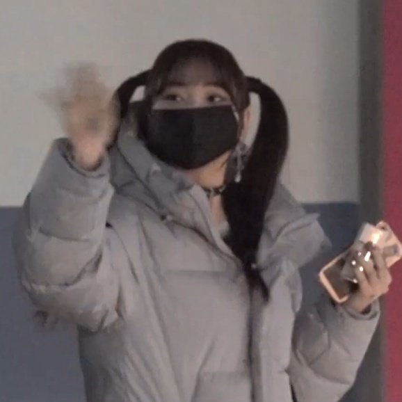 youngeun looks really cute with pigtails T__T