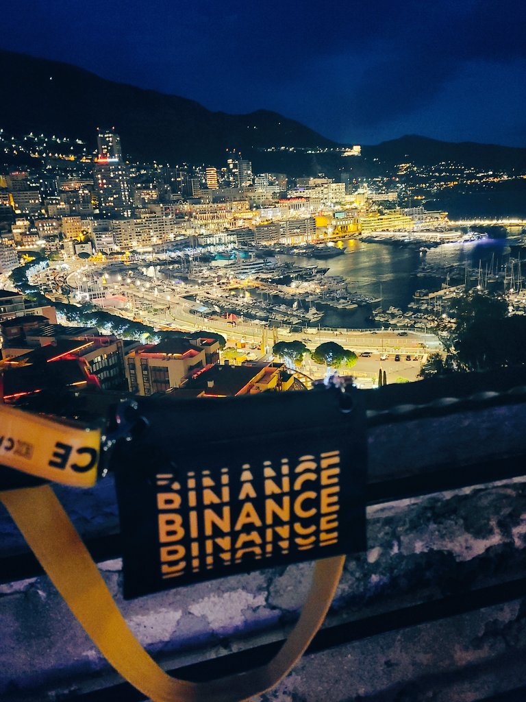 RIBKA_BINANCE's tweet photo. ~ my @binance swag bag goes wherever I go🔶️😎 bright lights ✨ monaco 🇲🇨 by night 🌙 🎶 ✨ #Binance #bsc #bnb #NFTCommunity #BinanceSmartChain #btc #crypto #MonacoGP #monaco #BINANCEISGLOBAL 🌎 https://t.co/u3yJExd3KG