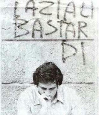 libandowsky's tweet image. Avremmo potuto tifare squadre vincenti, squadre piene di campioni, squadre con la maggioranza tra i tifosi, ma non ce ne è mai fregato un cazzo di tutto ció. Siamo una minoranza, siamo in direzione ostinata e contraria, siamo Bastardi Laziali.
Auguri Lazio Nostra.