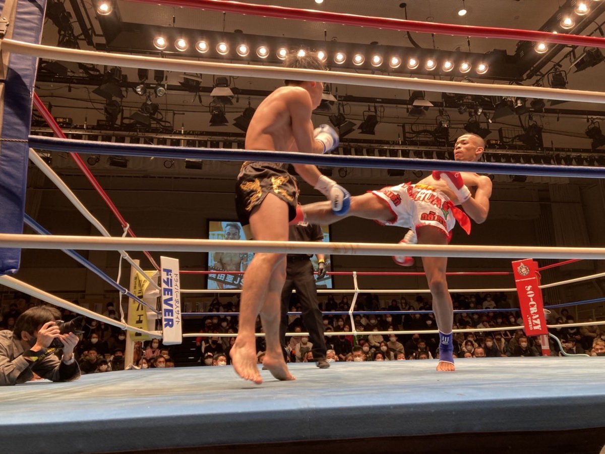 japankickboxing's tweet photo. #Challenger4 
試合結果速報！！

第5試合. ジャパンキックvs NKB交流戦 53.75kg契約 3分3R

🔴
○義由亜JSK（ジャパンキック バンタム級4位／治政館）

🔵
×佐藤 勇士（NKBバンタム級4位／拳心館）

KO(2R 2分52秒)　※首相撲からの後頭部強打による10カウント https://t.co/P4eV3OBaAw