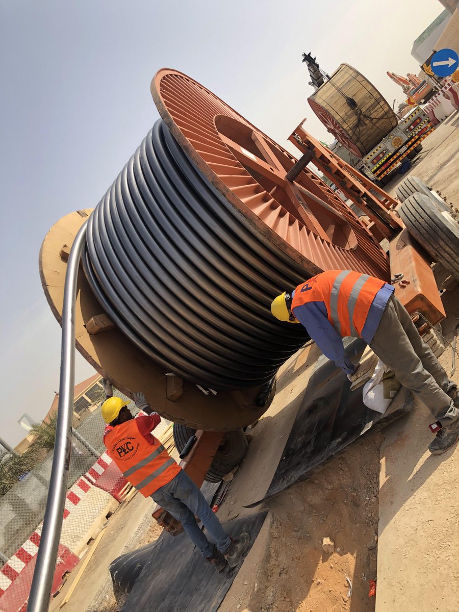 power_lines_Co's tweet photo. صور من اعمالنا المنفذة في مشاريع الجهد العالي مع #نقل_الكهرباء .
#االسعودية_للكهرباء https://t.co/owcGd2UcJP