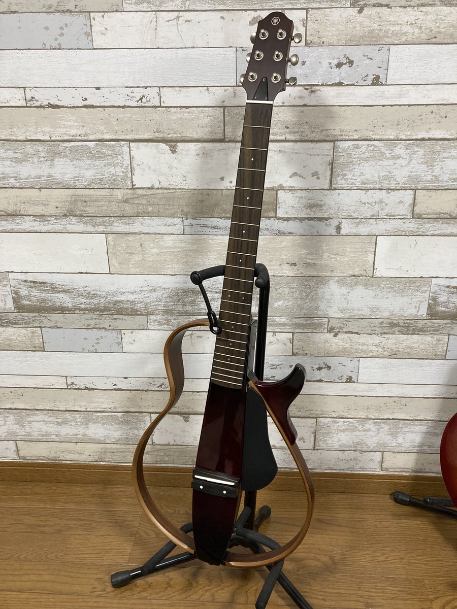yamaarashi_1972's tweet photo. とりあえず弦を張る事から始めようか。
あんなステージ観せられたら弾きたくなってきた🎸
#Liella
#澁谷かのん
#TinyStar
#Liella1stLoveLive
#Starlines
#ヤマハサイレントギター https://t.co/2EodTGy2jr