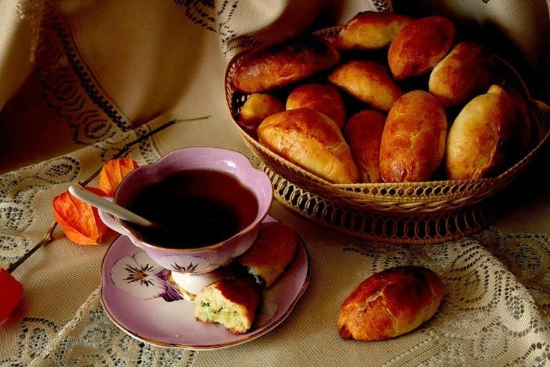 чай с ватрушками. чай с пирогами картинки. чай с пирогами картинки. вкусная выпечка. чай с плюшками.
