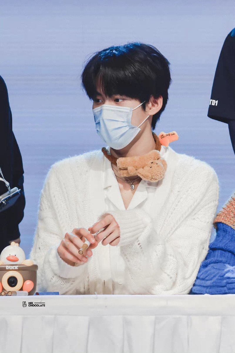 🍣 Fansite

 De nouvelles photos de Zhou Keyu durant le premier Fan meting du groupe ont été publié 

#INTO1 #INTO1ZhouKeyu #โจวเคออวี่ #周柯宇 #ZHOUKEYU #Daniel
