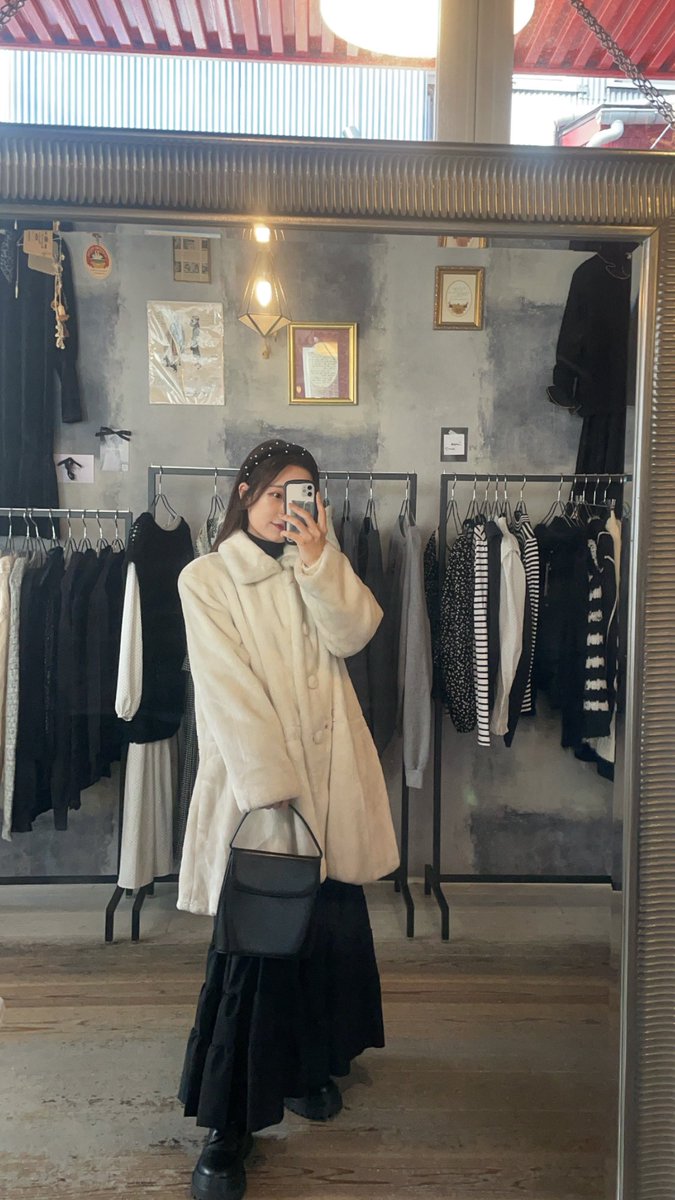 _rionnn__'s tweet photo. 本日もご来店ありがとうございました♡
スタッフおすすめアイテムのご紹介です🕴🏻🤍
是非店頭まで見にいらしてください❤︎ https://t.co/szqCcGBWdw
