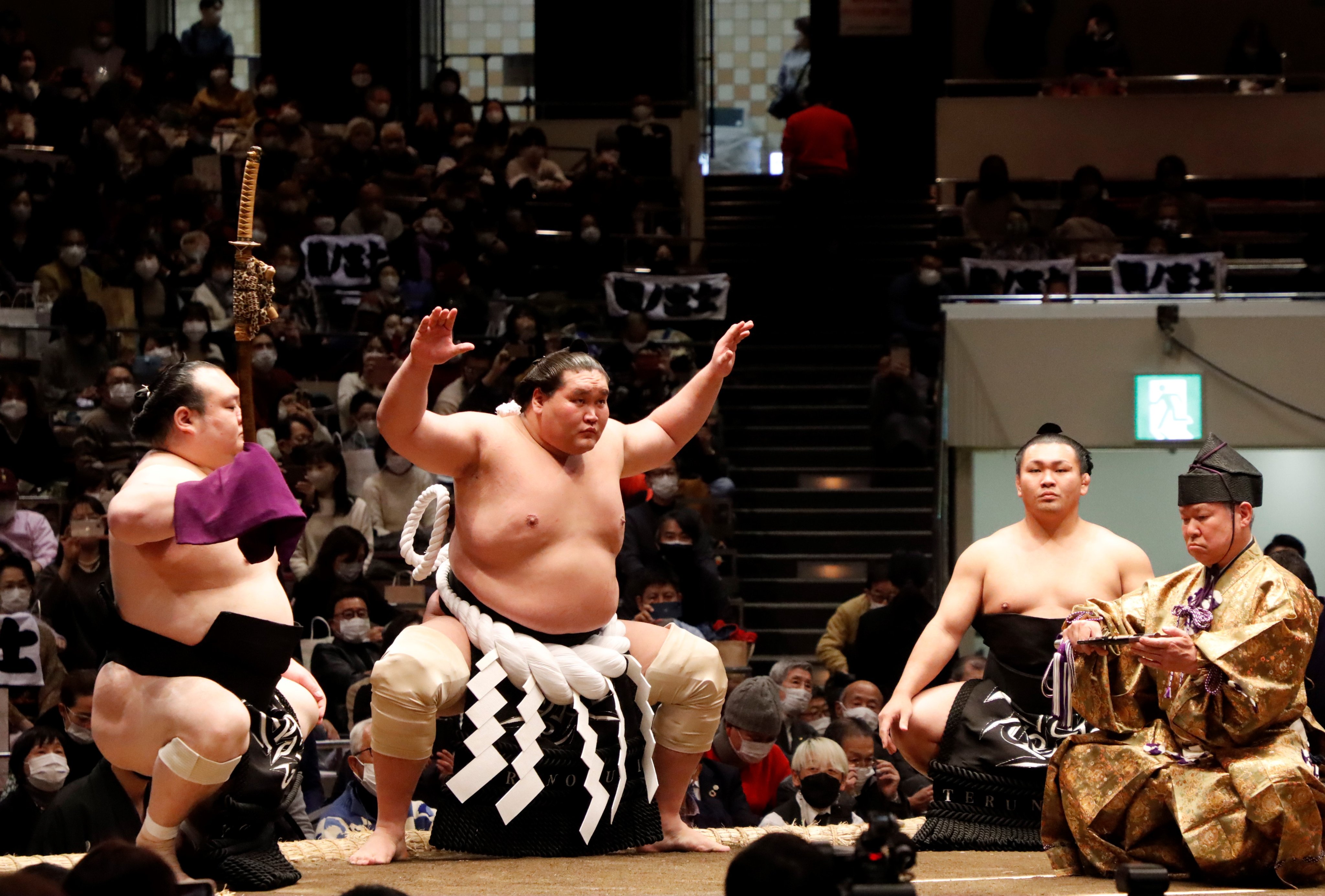 日本相撲協会公式 初日の様子 横綱 照ノ富士土俵入り 太刀持ち 宝富士 露払い 照強 Sumo 相撲 一月場所 初場所 T Co Bfg2qnkkrv Twitter