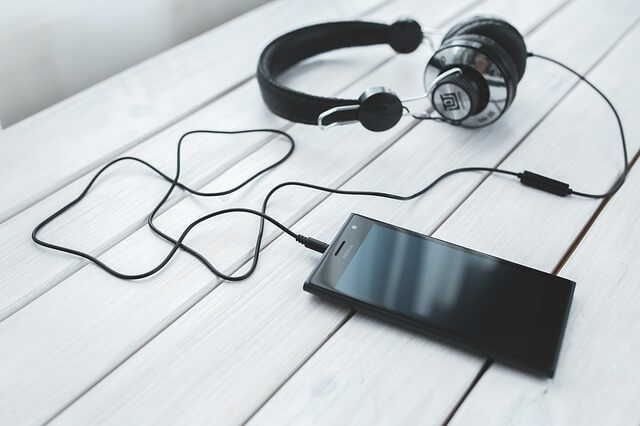 TwoNorthern's tweet photo. “Finding success in podcasting has to be secondary. If you’re getting into it for the success or the money, the industry isn’t quite there yet. It should be for the love of the game right now.” - Matt Gourley. #podcastuk #huddersfield #yorkshire #MattGourley https://t.co/4pzexyrv0q