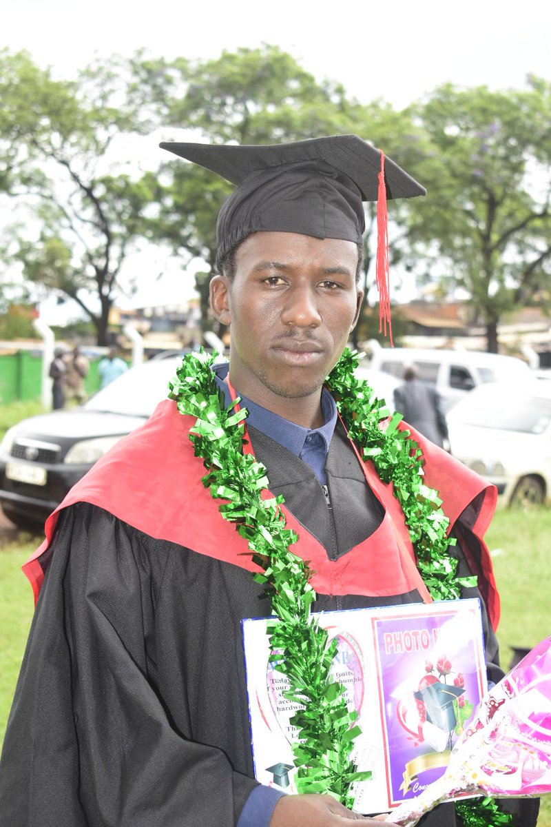 MajorShadrack's tweet photo. Education Is The Key To Success
#HappyGraduationToMe https://t.co/v1RP6anLDa