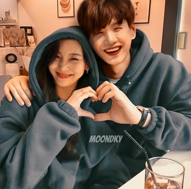 fornaxie's tweet photo. HDHSHSHSHSH KOK LUSYU BANGETTT
#umga #sumji #milkycouple #Manips https://t.co/zj7XBZ7mvW