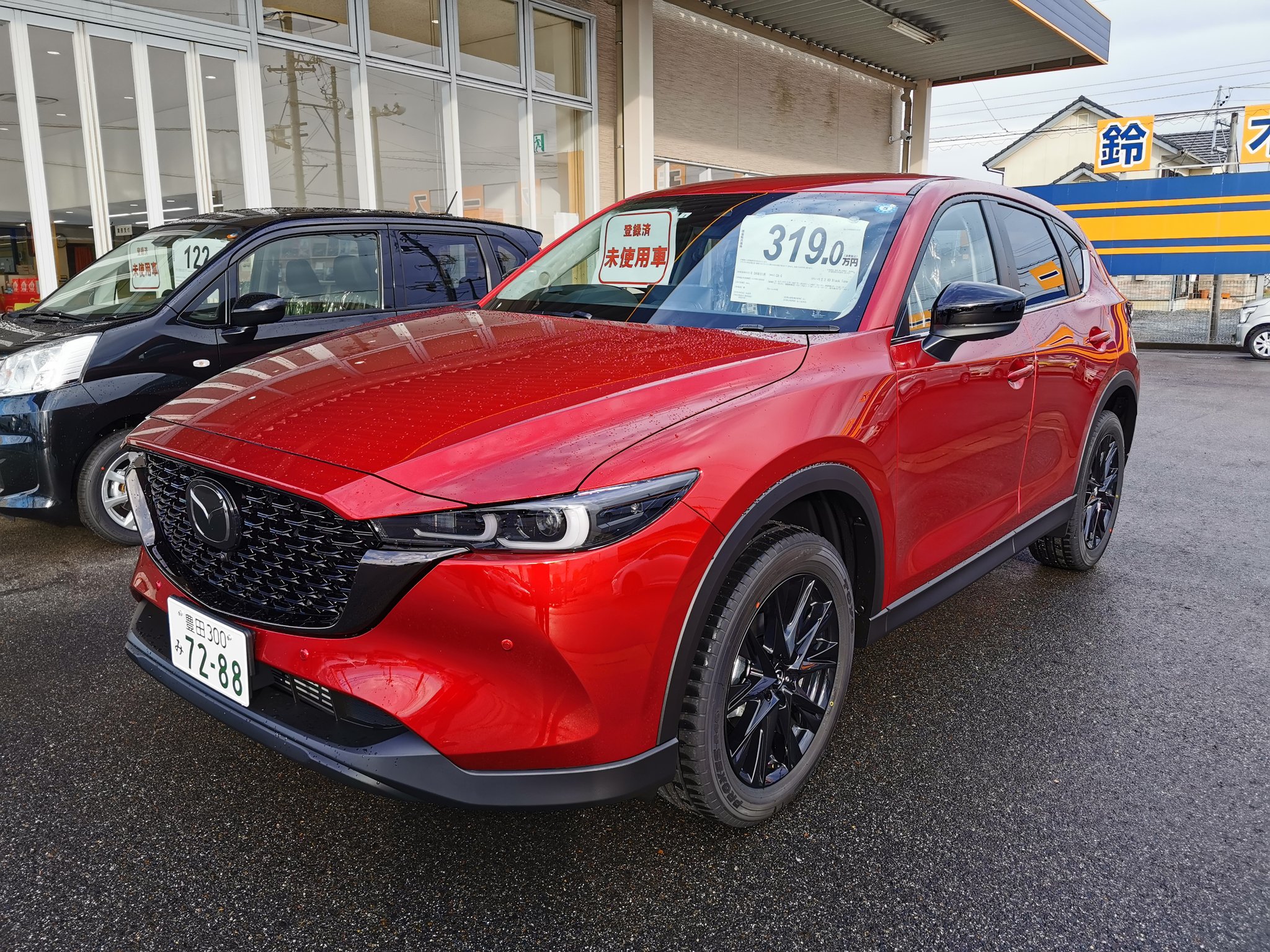 株式会社鈴木モータース マツダの新型cx 5が入庫しました Xdブラックトーンエディションで本体価格は329万円 訂正 笑 登録済未使用車ですので すぐお乗り頂けます マツダの新車を買うなら鈴木モータースへ 是非ご相談下さい 鈴木モータース