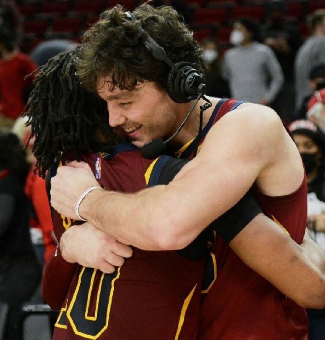 thefirstcediii's tweet photo. #TheFirstCedi 🏀✌
@cediosman #CediOsman https://t.co/O6LR26U0xQ
