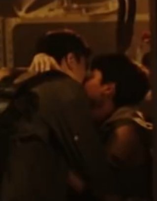 guniversse's tweet photo. what                              what
we                                  we
expect                           got https://t.co/luJudHOCBU