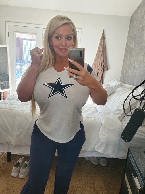 I lost a bet. 🤣🤣🤣 This shirt makes me itchy. Lord, help me. 🤣🤣🤣 https://t.co/VLIHmN8BWn