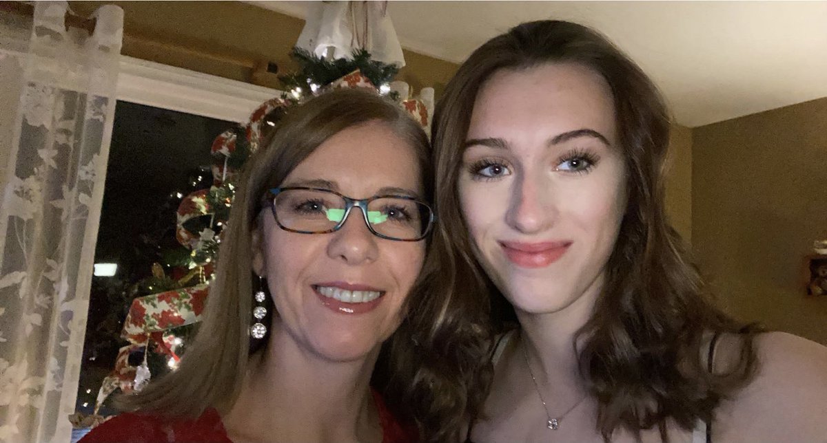 Happy Birthday to these 2 Beautiful women! I hope you have a great day! I love you so very much❤️💋