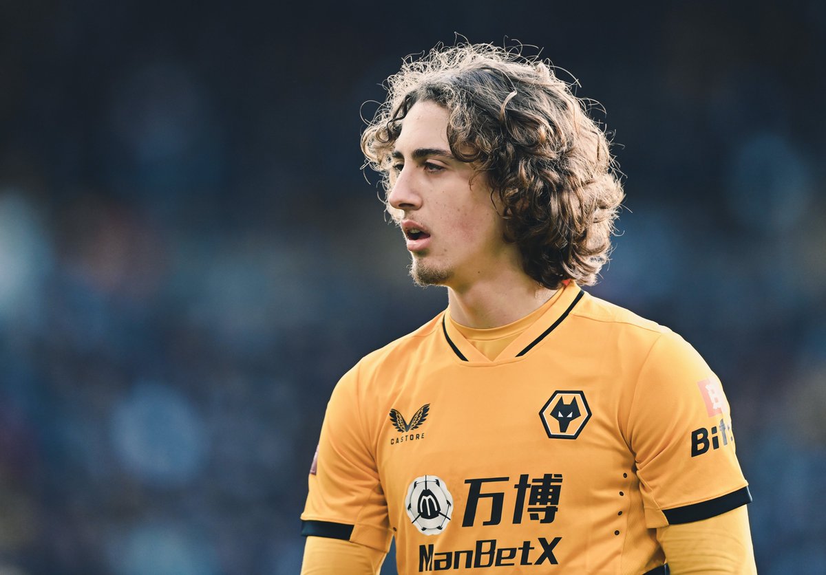 Wolves's tweet image. A great ovation for this guy's efforts. 

👏