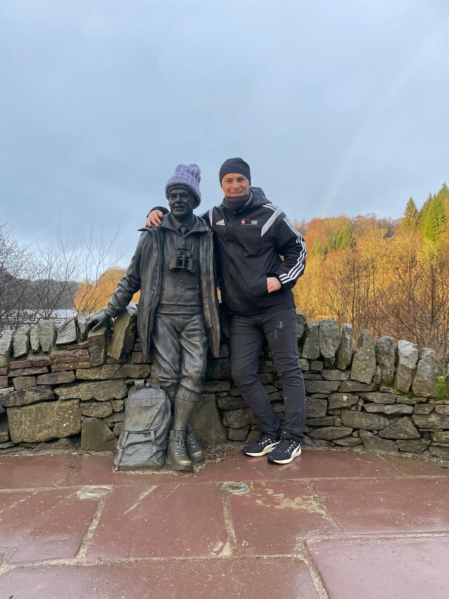 johnny_bhoy09's tweet photo. Early morning stroll up Conic Hill for the Sunrise π with @bryonyashwood First up the hill in the dark & a Wee Selfie with Tom Weir at the bottom #weirsway https://t.co/RqL8PHbDzr