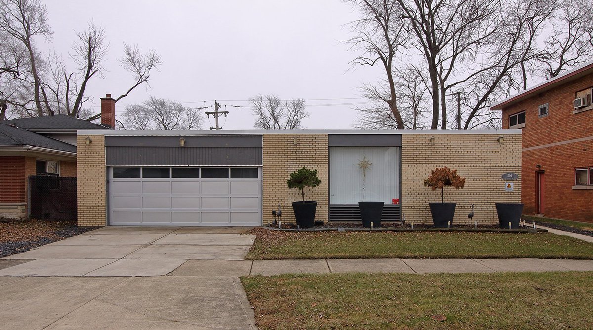 In case you missed it earlier this week, here is a look at the life and work of architect John Moutoussamy, who would have turned 100 this past Tuesday.

mascontext.com/observations/j…